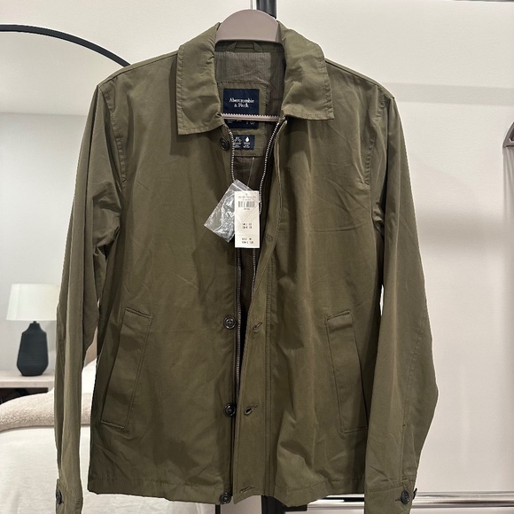 Abercrombie & Fitch Wind and Water Resistant Jacket Olive Green in Small - Picture 2 of 5